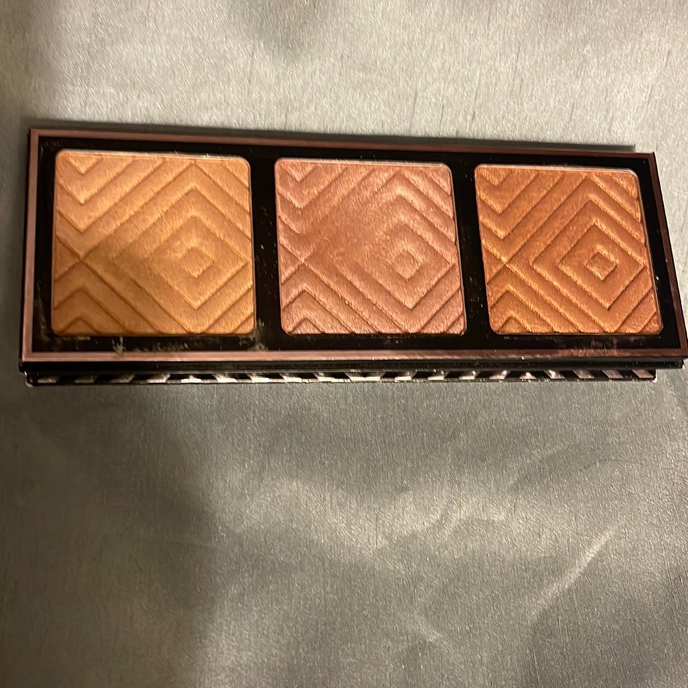 LE Makeup Geek x Kathleen Lights highlighter palette NO LONGER SOLD /MUG OOB